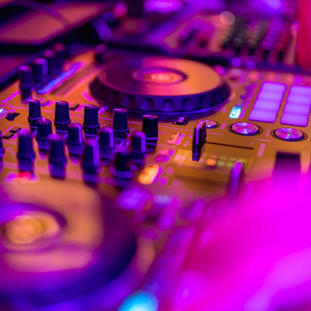 DJ/COREÓGRAFO